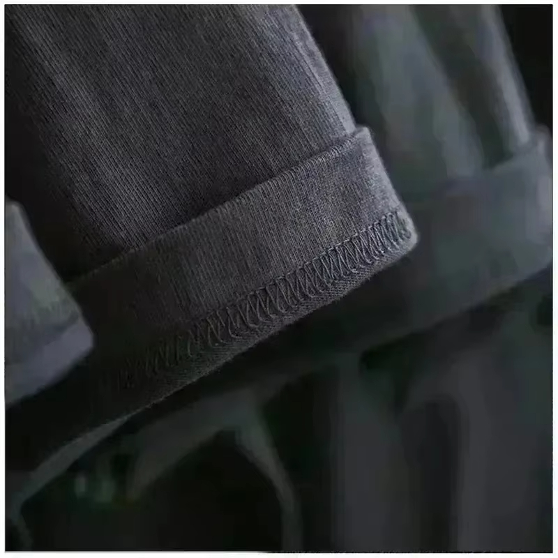 빨간색 로고가 새겨진 FACTORY CLASSIC DO - Streetwear Brand Red Logo 리뷰 및 가격